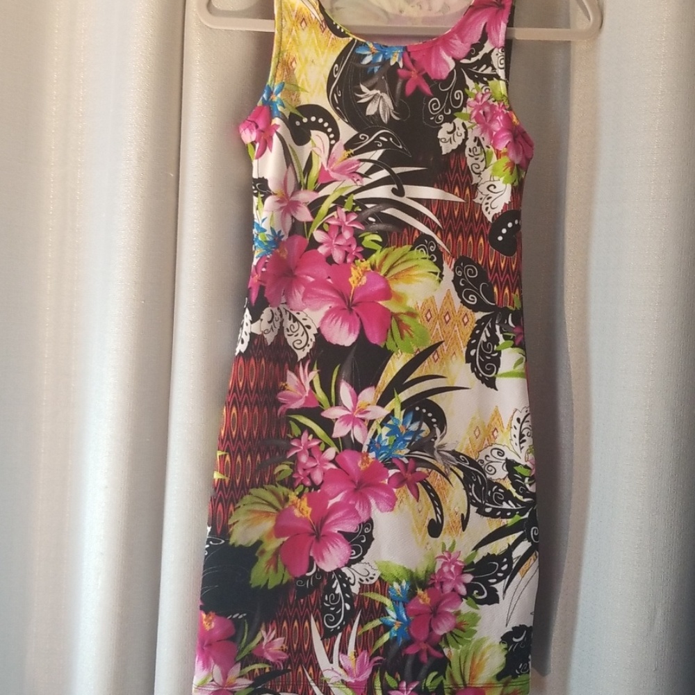 Beautiful Wasabi + Mint Bright Exotic Flor…